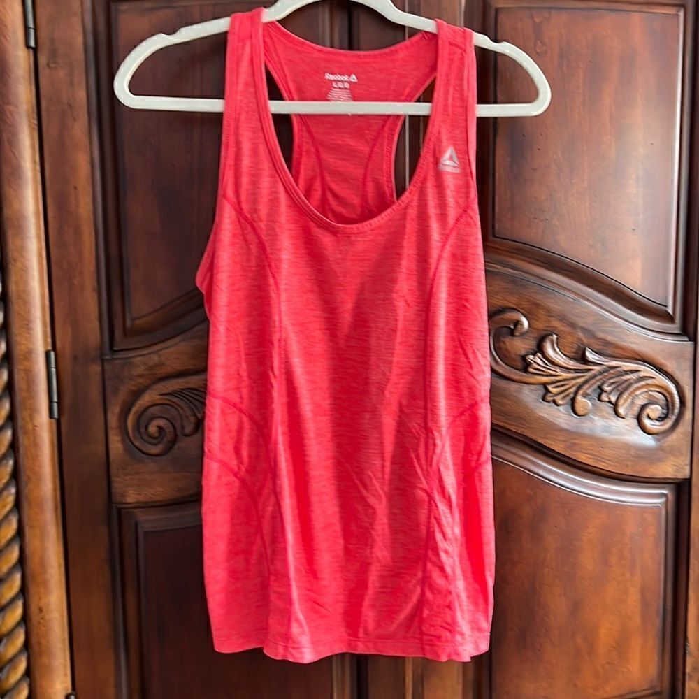 Reebok athletic top- size L